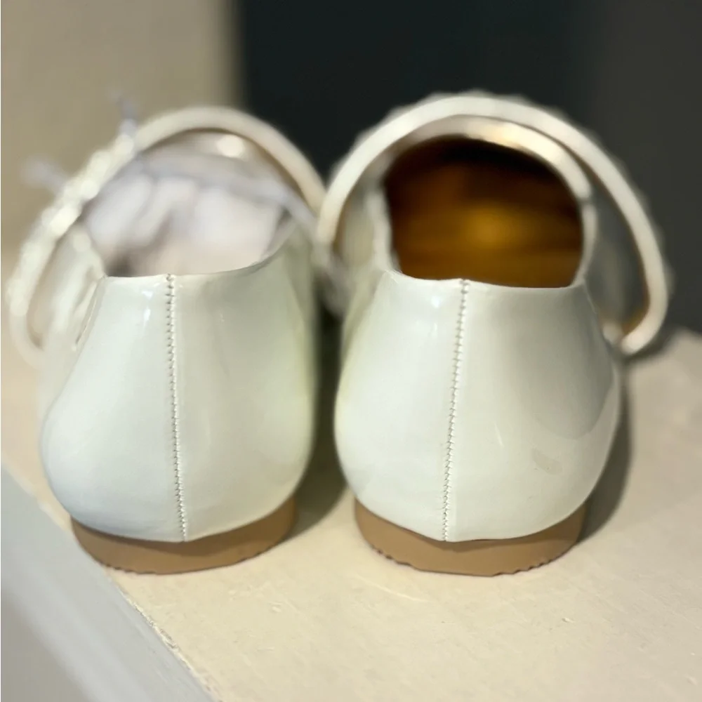 Kid's Brooke Ballet Flats Cat & Jack White Slip On Size 2 NEW